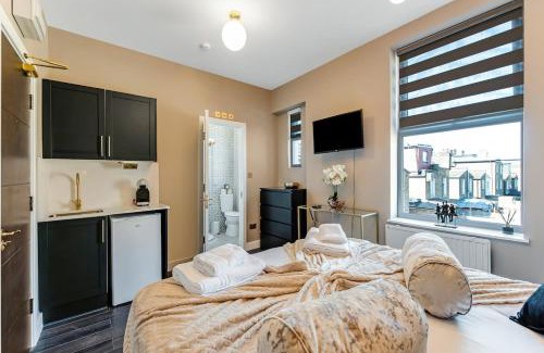 Seven Sisters Apartment | Simply Charming Studio Great Location 6