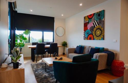 Heidelberg Heights Apartment | Simply Luxe - 2BR 2Bath Stay