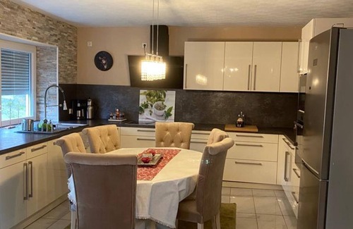 Betteldorf House | Sinan's Bio Farm - 8-bed vacation home, shower/WC