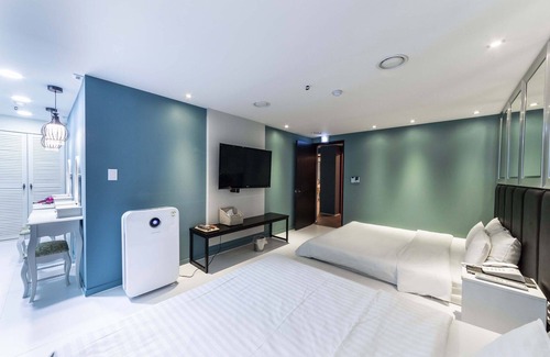 Sinchon-dong Hotel | Sinchon Momo