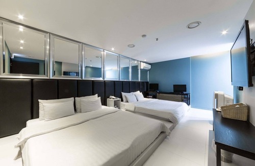 Sinchon-dong Hotel | Sinchon Momo