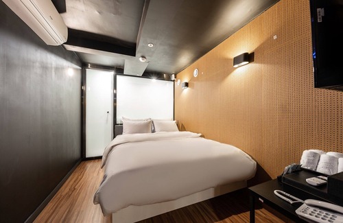 Sinchon-dong Hotel | Sinchon Wol