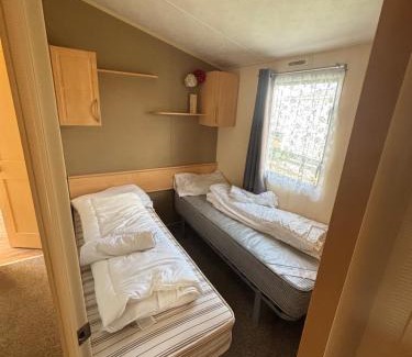 Clacton-on-Sea House | Singh&Leite Family caravan for 6 people