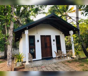 Dambulla Hotel | Singhe Holiday Bungalow