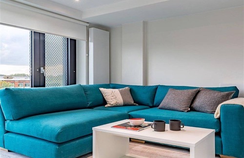 Southwark Hotel | Single en-suite room in a cluster flat with easy links to central London!