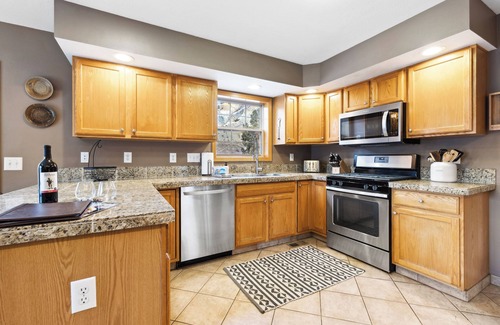 Gypsum House | Single Family Home - Riverfront - Private Hot Tub - Fishing/Rafting/OHV/Skiing!