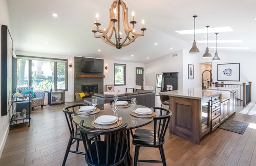 Old Town Historic District House | Single Level Luxury 2 Bdrm w/Ensuites in Old Town ❤️️ Niagara on the Lake