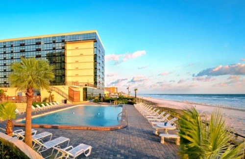 Daytona Beach Apartment | Single or Double Beach Studio Oceanfront Pool & Tiki