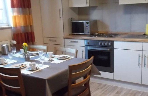 Anschau Apartment | Single room (in the basement) with shared bathroom / toilet - Ferienwohnung Familie Schmitz