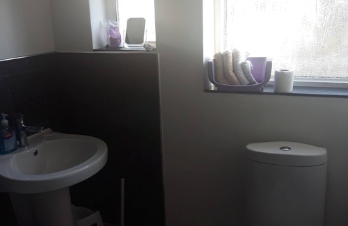 Birmingham House | single room wirh shared bathroom