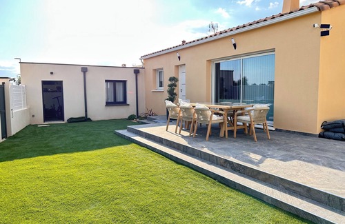 Saint-Gilles Villa | Single-storey villa with private pool and in-ground terrace WITHOUT VIS A VIS