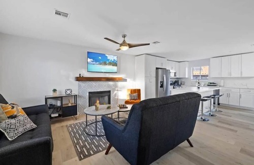 Henderson House | Single-Story 3BR w/Pool, Hot Tub, Firepit & Grill