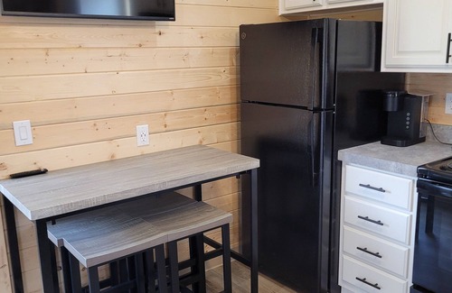 Heber Cabin | Single Story Cabin 2 Bed 1.5 bath Cabin w/Private Hot Tub !