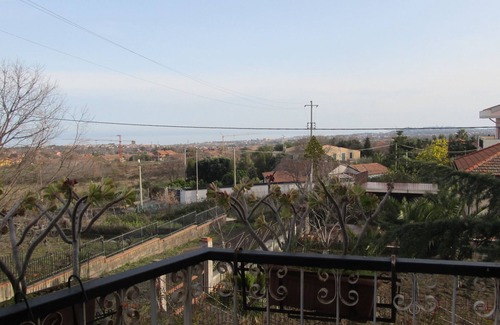 Lavinaio-Monterosso Villa | Single villa with large garden and covered parking