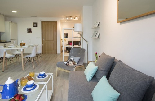 Penya-roja Apartment | Singular Stays Alameda I