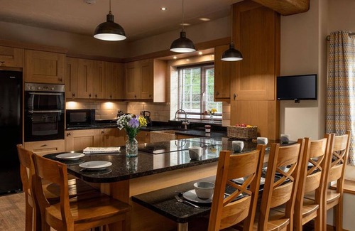 Penrhyn Bay Cottage | Siop Y Roe - Three Bedroom Cottage, Sleeps 6