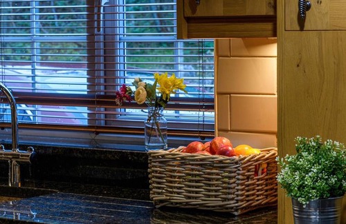 Penrhyn Bay Cottage | Siop Y Roe - Three Bedroom Cottage, Sleeps 6