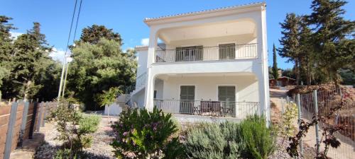 Mikros Gialos Apartment | Sissy Villas 1