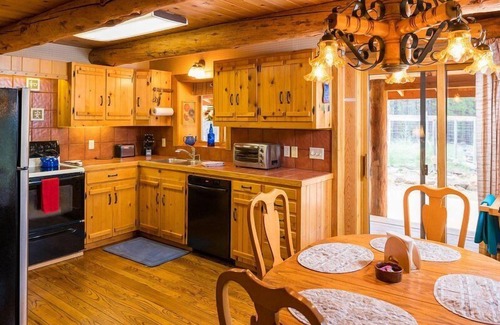 Sisters Cabin | Sisters Dream Inn amazing dog friendly cabin located in a quiet area of Sisters