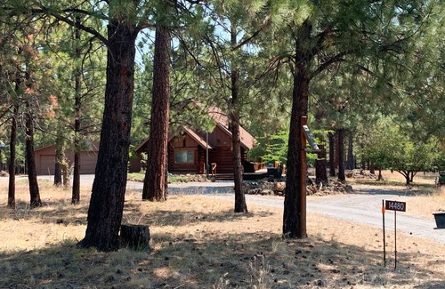 Sisters Cabin | Sisters Dream Inn amazing dog friendly cabin located in a quiet area of Sisters