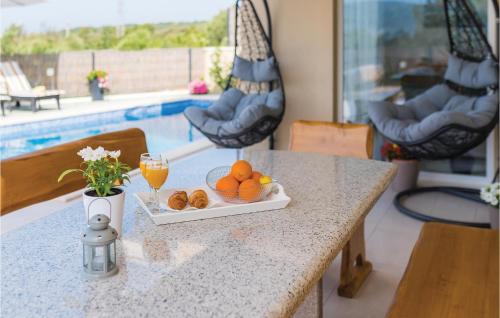 Jarebinjak House | Six-Bedroom Holiday Home In Rogoznica