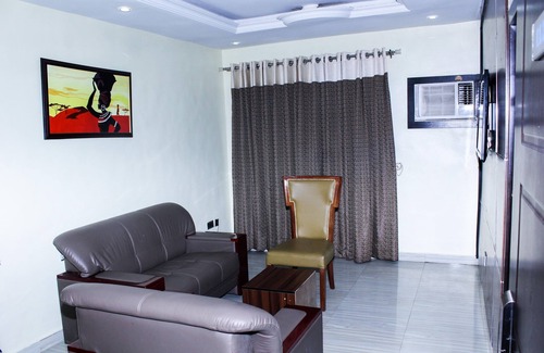Ikeja Hotel | Six Diamond Hotel