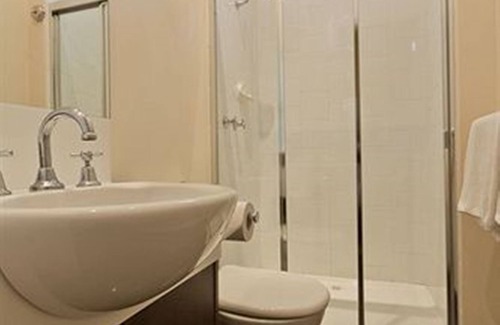 St Kilda Hotel | Sixty Two on Grey