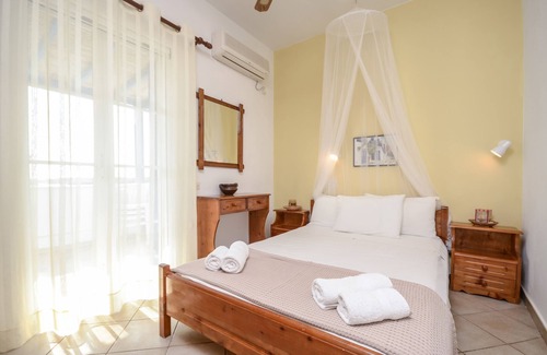 Naxos House | Skarmoutsos Studios