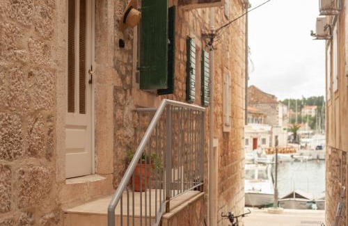 Milna (Brac) Apartment | Sketches of Milna