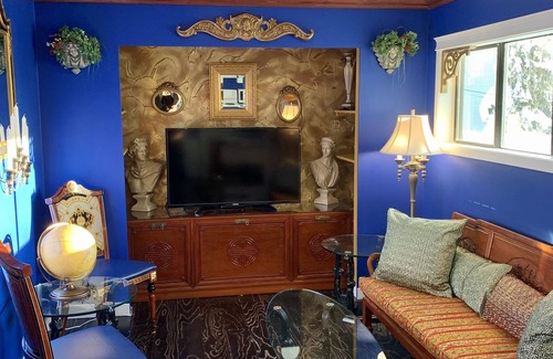 Courtenay Ski Chalet | Ski Chalet in the Alpine Village Mountain Washington