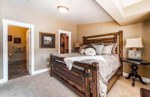 Bear Hollow Village House | Ski Haven Elegant Townhome with Private Hot Tub