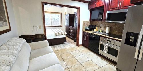 Park City Apartment | Ski-in-out, Canyons, Westgate, King, Breakfast, HT