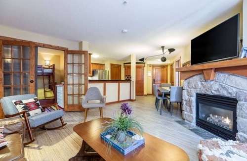 Salt Lake Mountain Resorts Condo | Ski in/out,Pool,Hot Tub,Pool Table - Resort View!