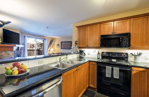 Salt Lake Mountain Resorts Condo | Ski in/out,Pool,Hot Tub,Pool Table - Resort View!