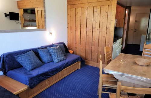 Arc-1800 Apartment | Ski-in/Ski-out studio with balcony and Wi-Fi