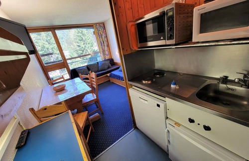 Arc-1800 Apartment | Ski-in/Ski-out studio with balcony and Wi-Fi
