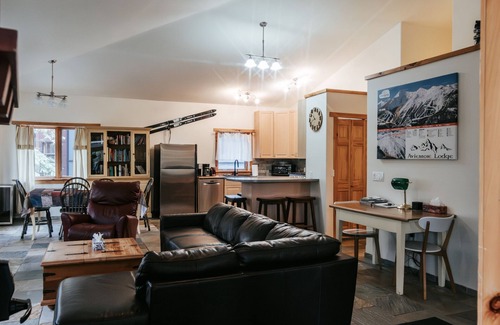 Division No. 3 Cabin | Ski In/Ski Out at Castle Mountain Resort