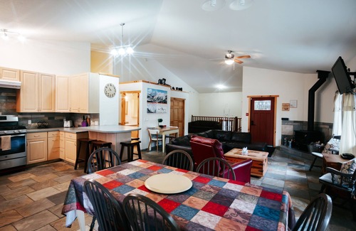 Division No. 3 Cabin | Ski In/Ski Out at Castle Mountain Resort
