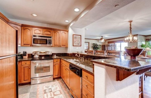 Beaver Creek Condo | Ski, in Ski out 2 Bedroom Vacation Condo With Resort Amenities That Include Exercise Center, Indoor Pool, and Hot Tubs
