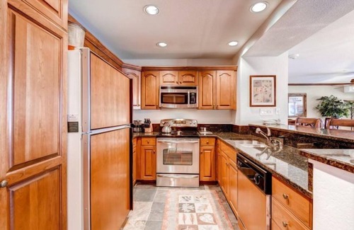 Beaver Creek Condo | Ski, in Ski out 2 Bedroom Vacation Condo With Resort Amenities That Include Exercise Center, Indoor Pool, and Hot Tubs