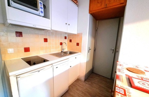 Les Menuires Apartment | Ski-In/Ski-Out Apt for 4 with Balcony, Pet-Friendly, and Mountain Views