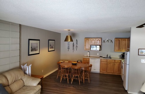 East Kootenay Condo | SKI-IN SKI-OUT CONDO IN KIMBERLEY, SLEEPS 7, 30 SECONDS TO TRICKLE CREEK GOLF!