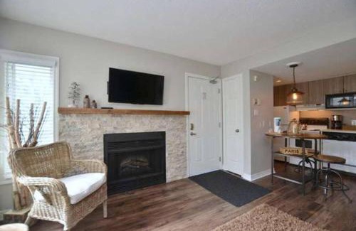 Craigleith House | #Ski-in/Ski-out Cozy Studio at North Creek Resort