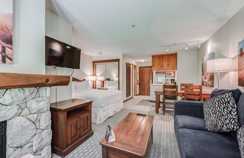 Upper Village Apartment | Ski-in/Ski-out | Cozy Studio with Hot Tub Access