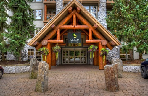 Upper Village Apartment | Ski-in/Ski-out | Cozy Studio with Hot Tub Access