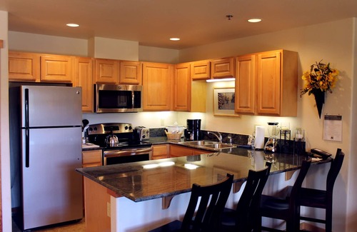 Four O'Clock Resort | Ski in/Ski out Luxury Condo Sleeps 8
