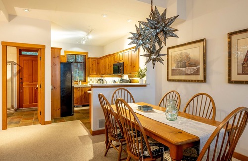 Nordic Estates House | Ski-In/Ski-Out | Private Hot Tub | Garage | Mountain Views | Managed by Aloha Whistler