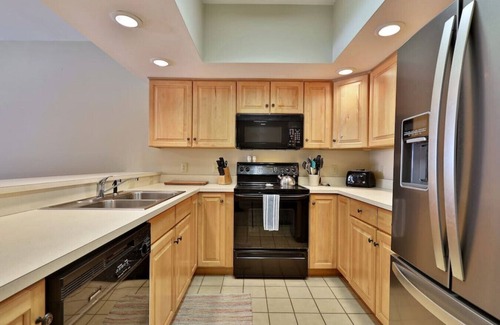 Ludlow Villa | Ski on/Ski off Solitude Condo with Fireplace and Access to Amenities