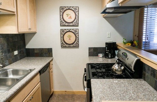Truckee Condo | Ski Trails 4113