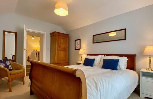 Penarth House | Skippers Cottage - Perfect For Cardiff & Penarth